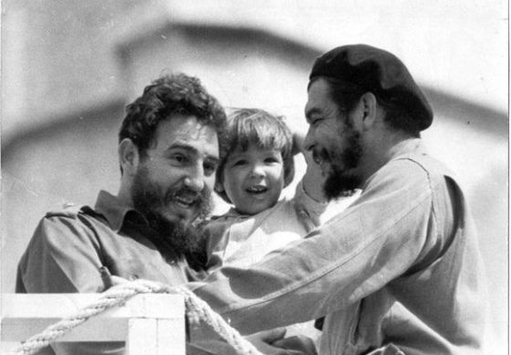Fidel, Aleida y Ernesto.