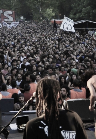 Parque Centenario: Multitudinario festival contra el vaciamiento en el Grupo Veintitrés
