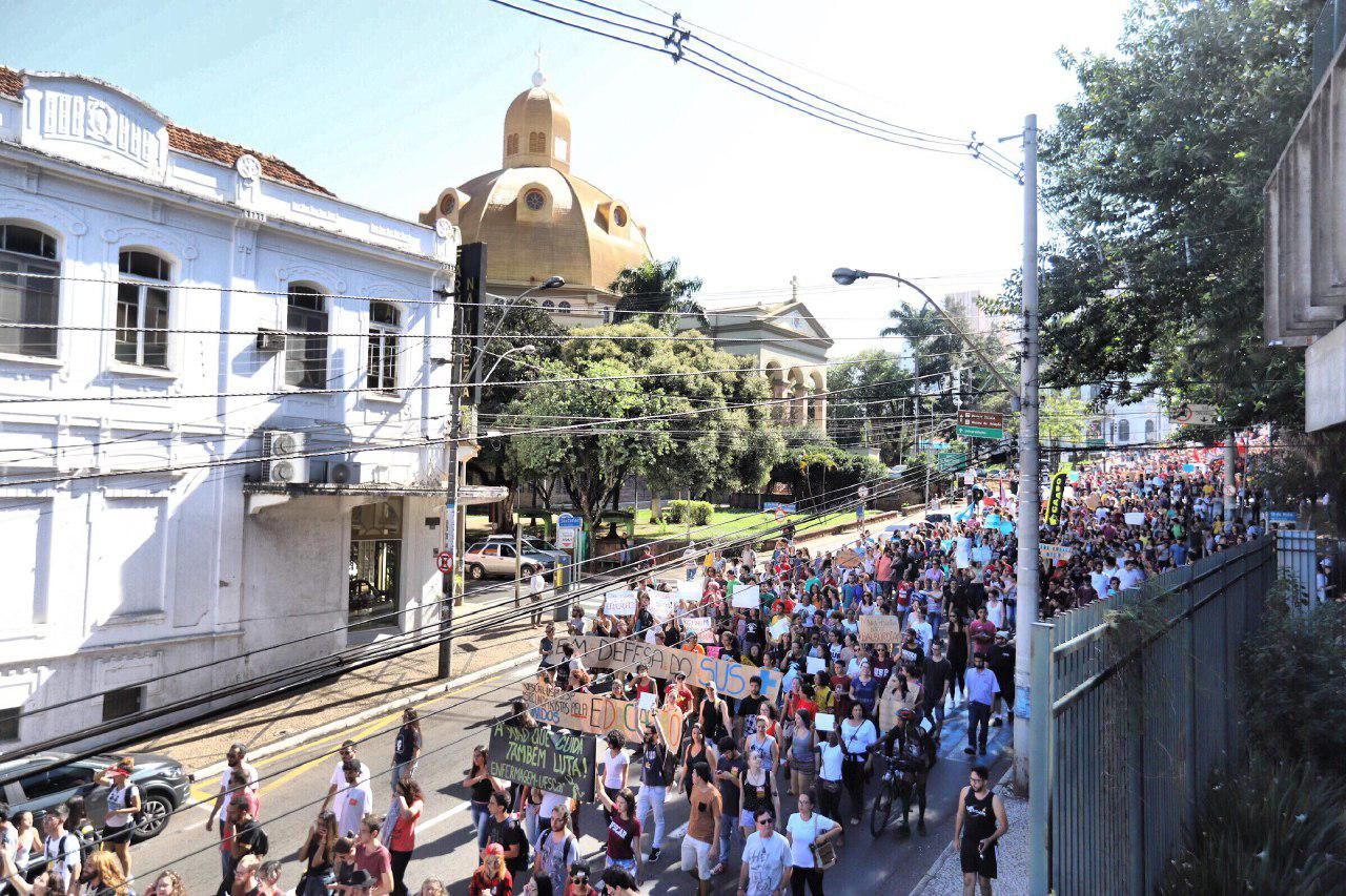 São Carlos - SP - Brasil - Foto Fabio Mauricio Estudantes NINJA
