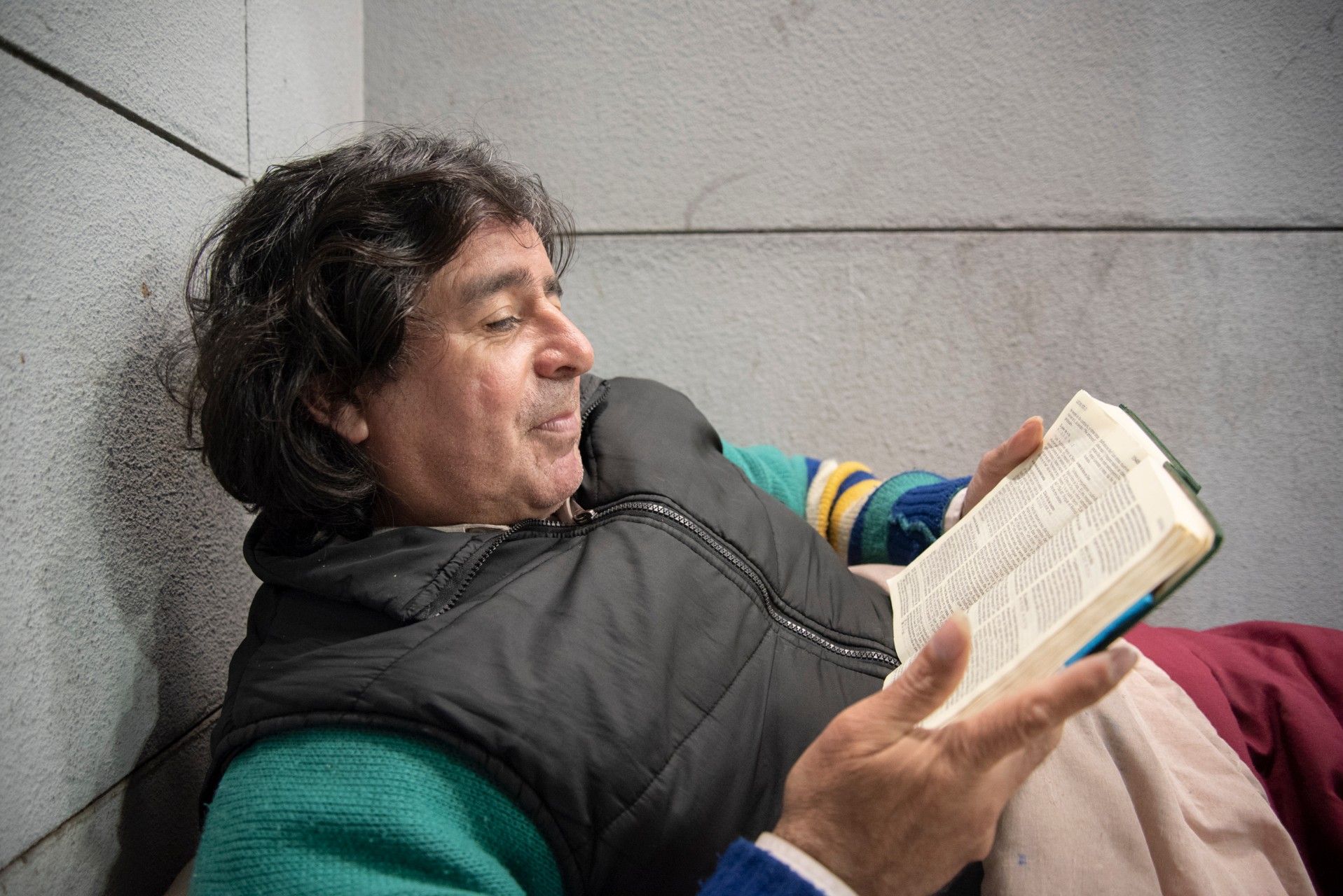 Huguito jugó en la tercera de Argentinos con Maradona. Hoy duerme a la intemperie.