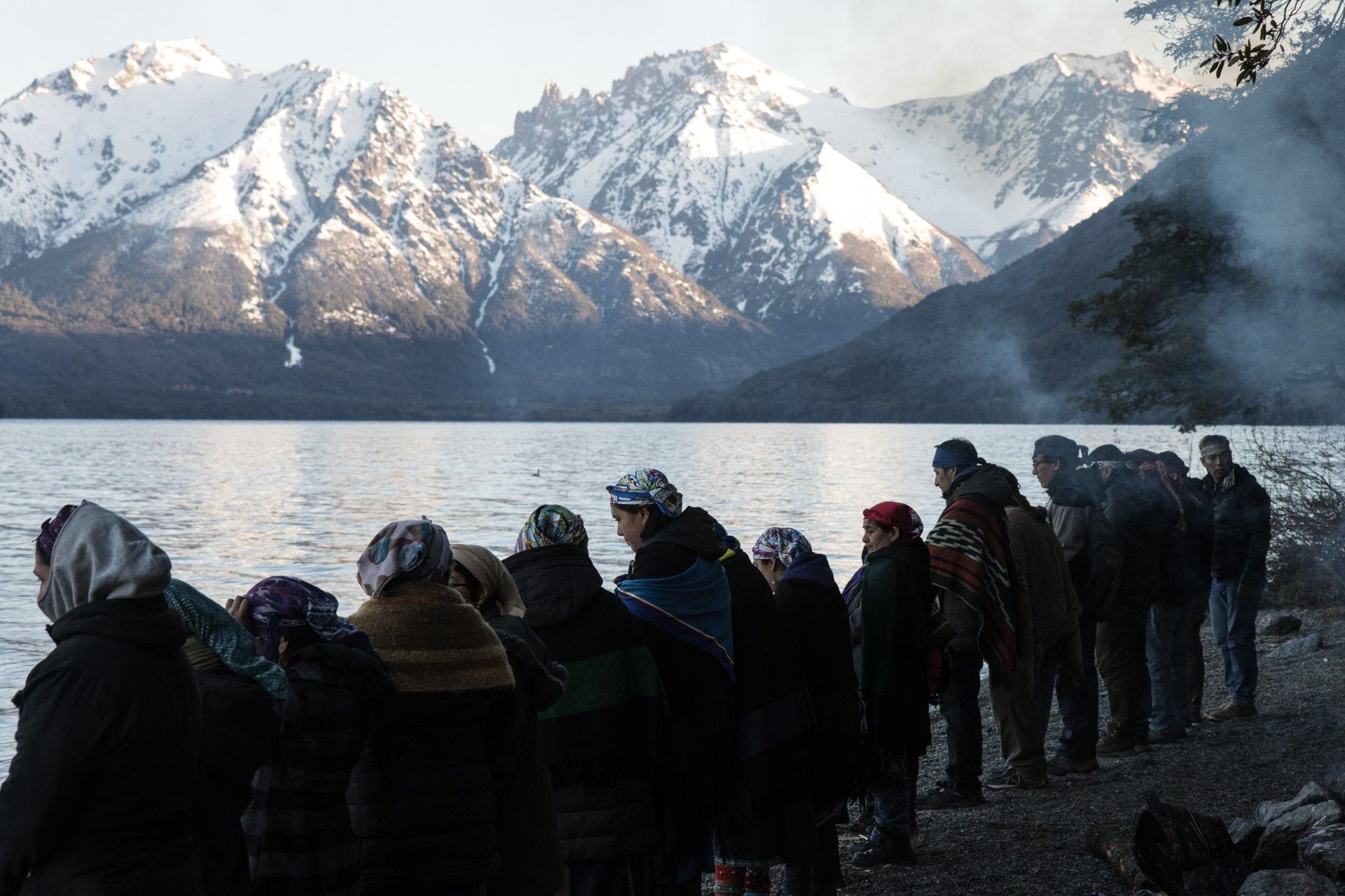 Ceremonia mapuche en las cercanías de Villa Mascardi.
