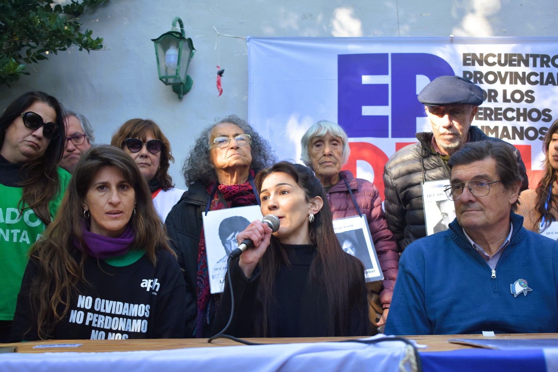 La abogada Noelia Zarza, en la conferencia de prensa de inicio de la causa Laguna Paiva II. Foto: Mariángeles Guerrero.